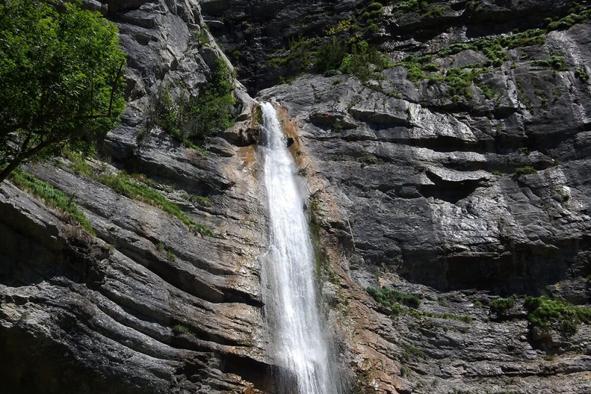 Photo cascade de 65 mètres Ecouges (Isère, Vercors)