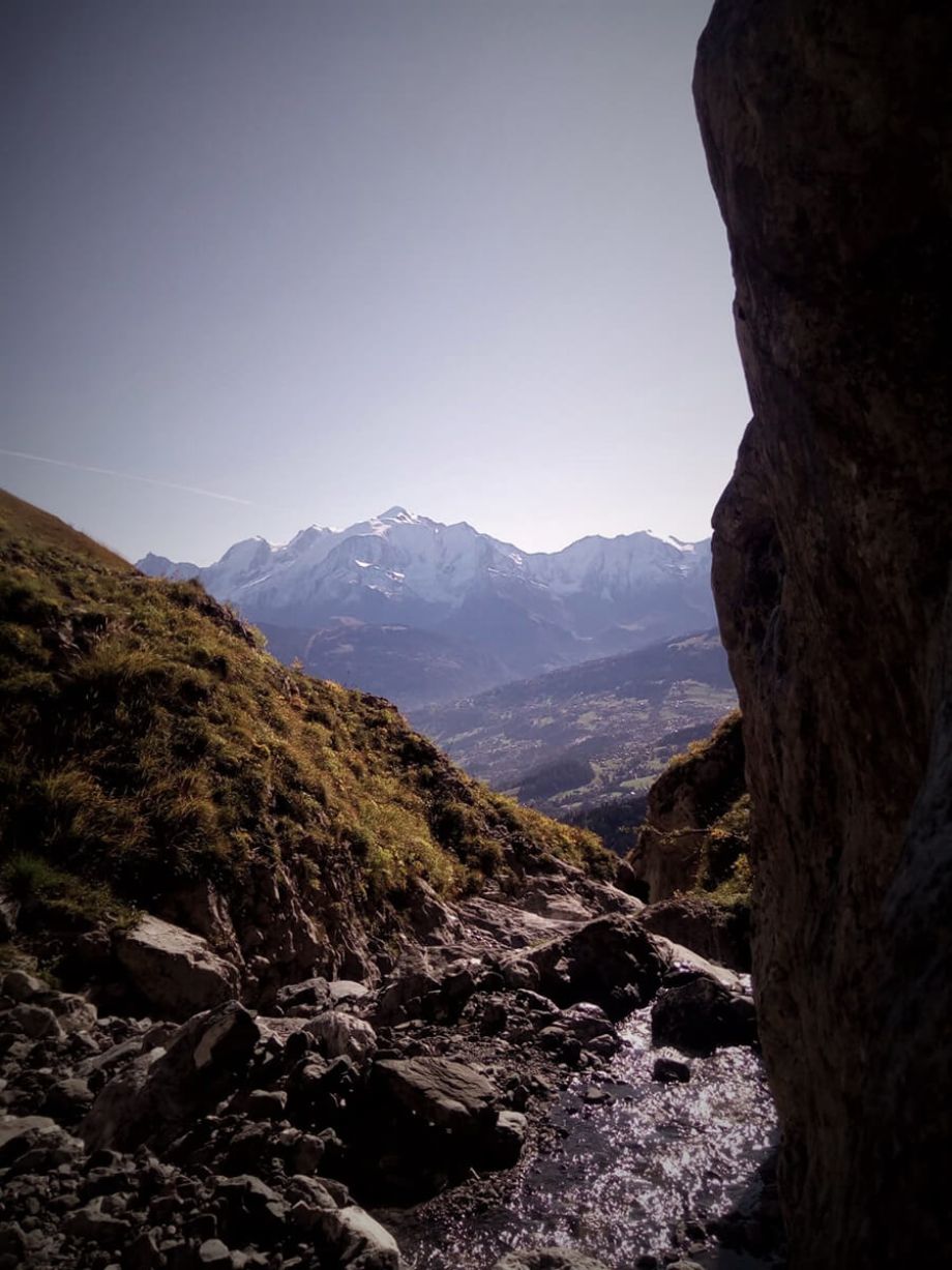 Canyon de la pointe percée: vue sur le Mont-Blanc