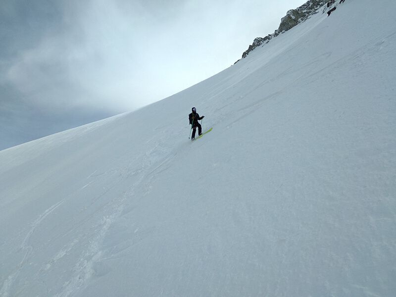 Descente à ski des Dômes de Miage par le glacier D'Armancette